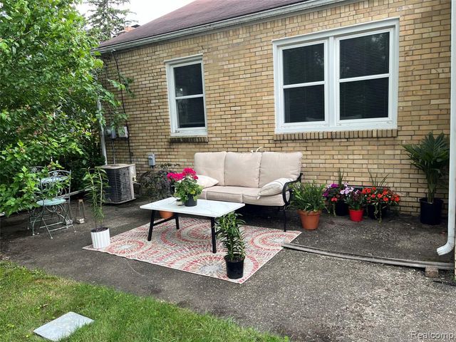 1820 Evergreen Drive, Royal Oak, MI 48073