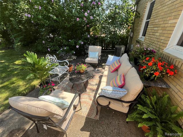 1820 Evergreen Drive, Royal Oak, MI 48073