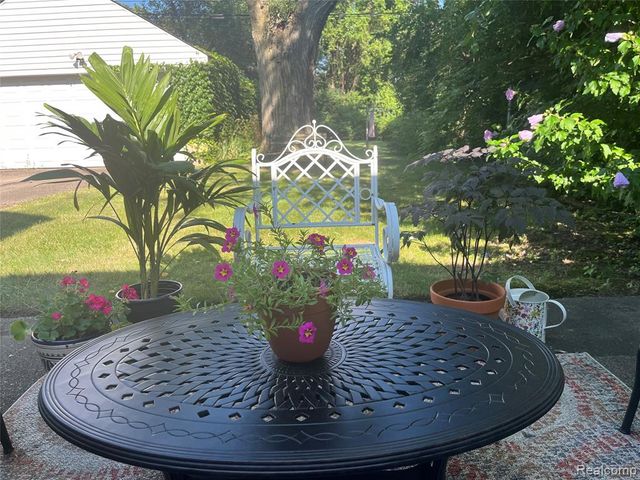 1820 Evergreen Drive, Royal Oak, MI 48073