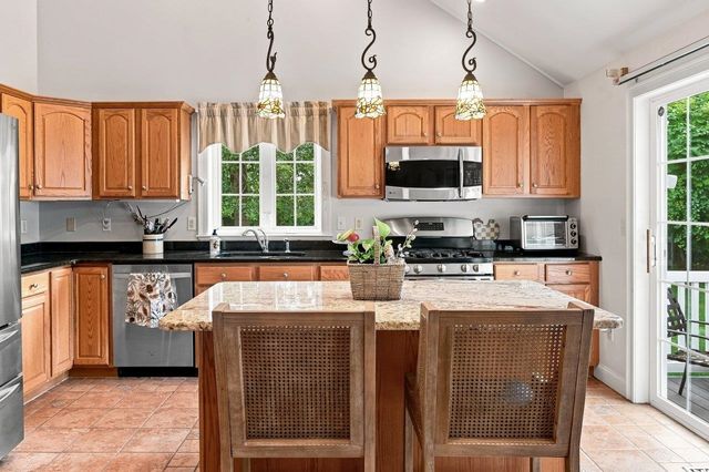 34 Dovetail Lane, Dover, NH 03820
