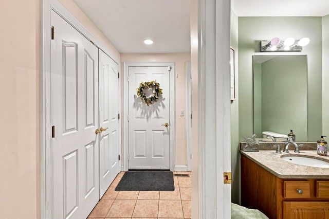 34 Dovetail Lane, Dover, NH 03820