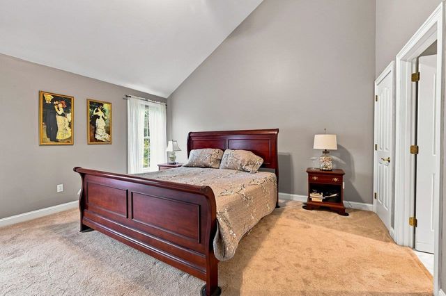 34 Dovetail Lane, Dover, NH 03820