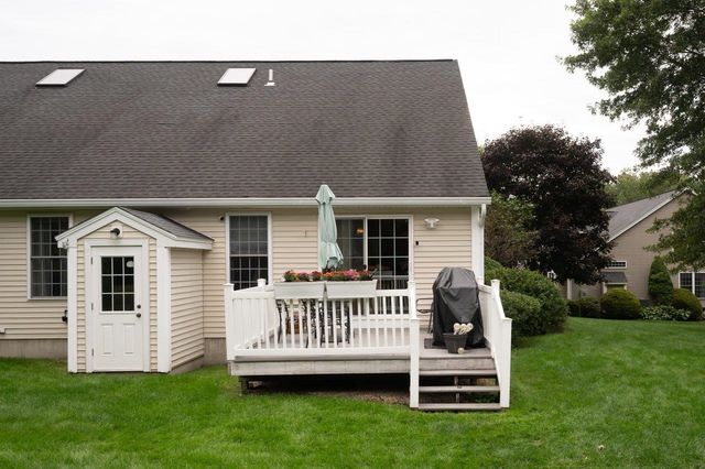 34 Dovetail Lane, Dover, NH 03820