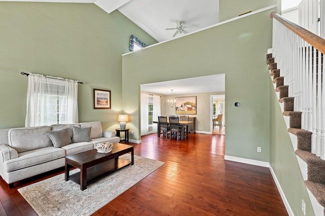 34 Dovetail Lane, Dover, NH 03820