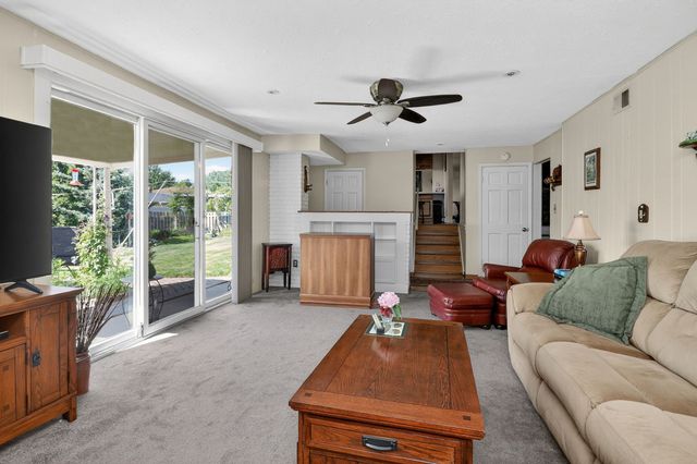 540 W Potter Street, Wood Dale, IL 60191