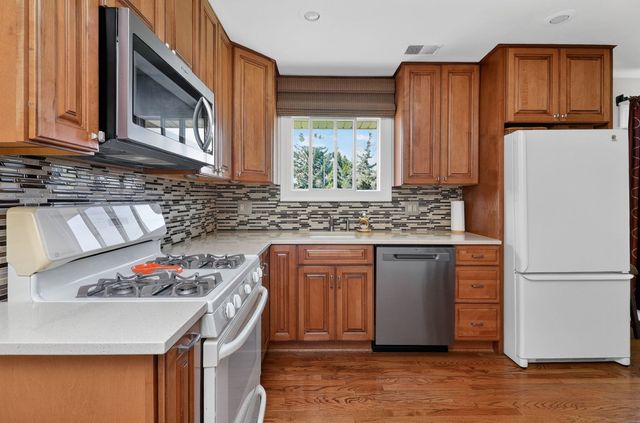 540 W Potter Street, Wood Dale, IL 60191