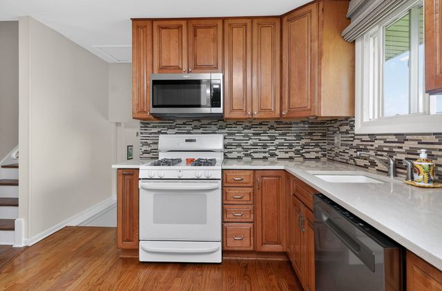540 W Potter Street, Wood Dale, IL 60191