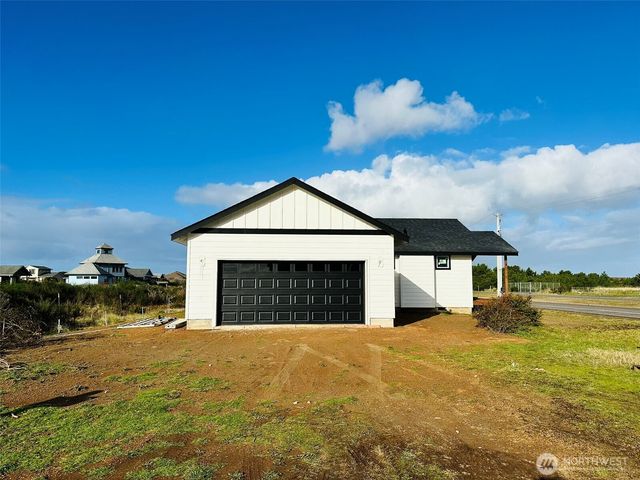 400 Malibu Street SW, Ocean Shores, WA 98569