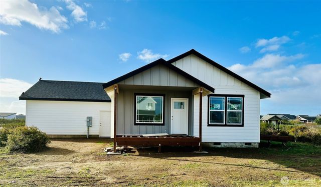 400 Malibu Street SW, Ocean Shores, WA 98569