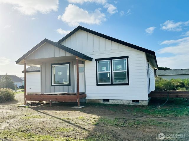400 Malibu Street SW, Ocean Shores, WA 98569