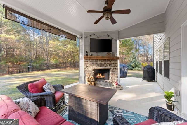 472 Miracle Court, Hoschton, GA 30548