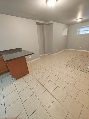 6030 S Eberhart Avenue B, Chicago, IL 60637