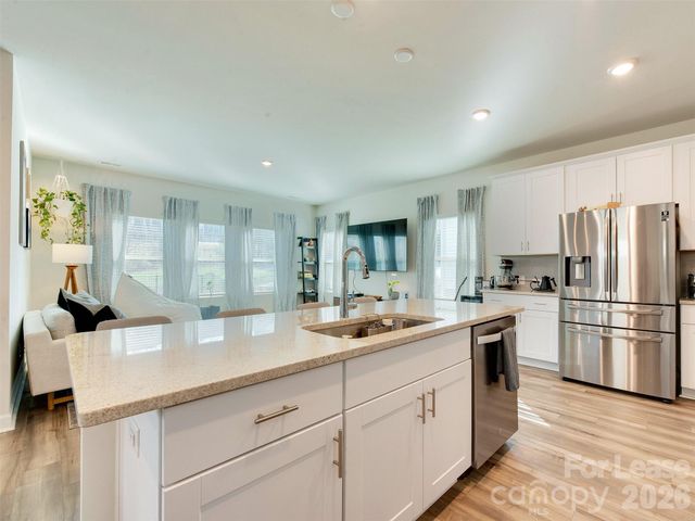 4009 Woodland View Drive, Charlotte, NC 28215