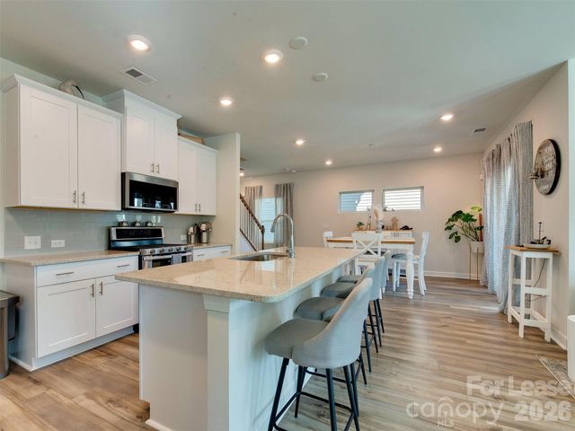 4009 Woodland View Drive, Charlotte, NC 28215