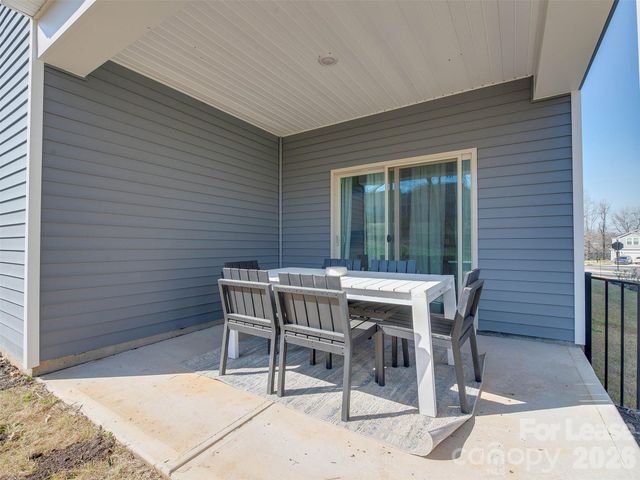 4009 Woodland View Drive, Charlotte, NC 28215