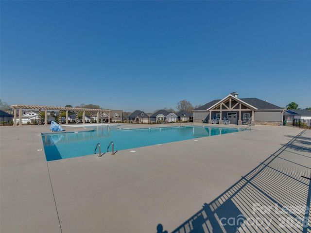 4009 Woodland View Drive, Charlotte, NC 28215