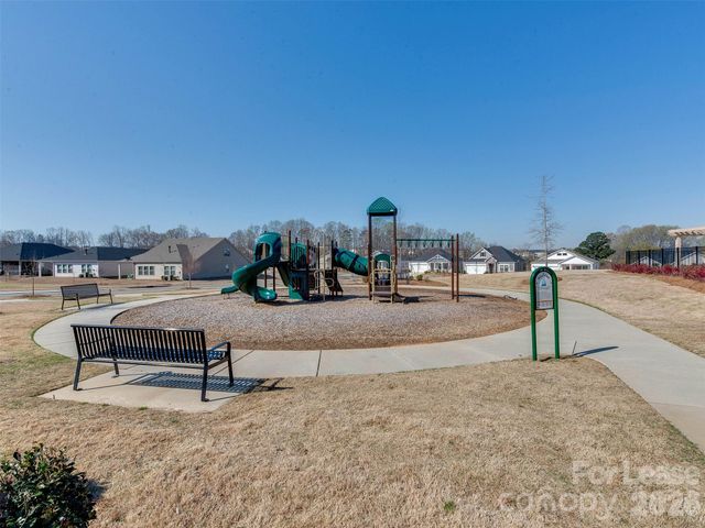4009 Woodland View Drive, Charlotte, NC 28215