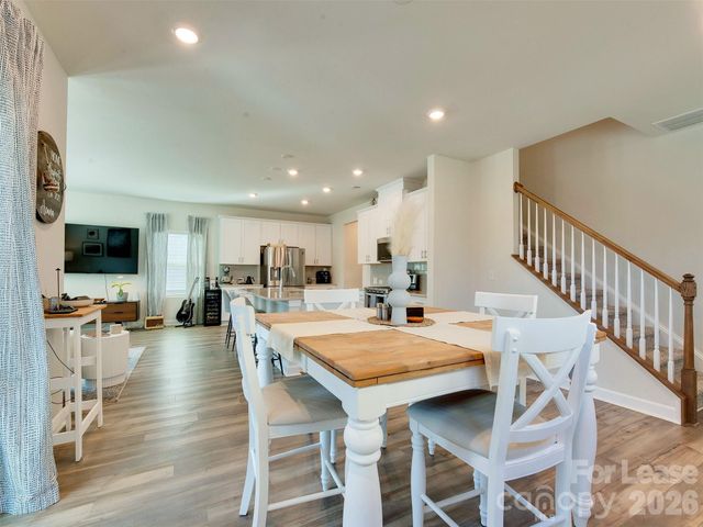 4009 Woodland View Drive, Charlotte, NC 28215