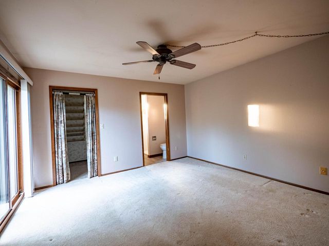 16370 W Coachlight DRIVE, New Berlin, WI 53151