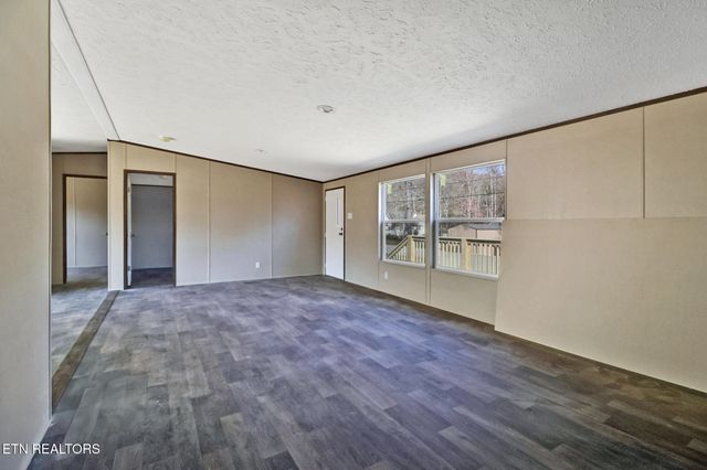 503 College Grove Rd, Rockwood, TN 37854