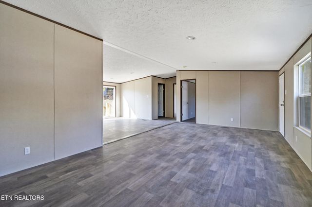 503 College Grove Rd, Rockwood, TN 37854