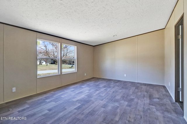 503 College Grove Rd, Rockwood, TN 37854