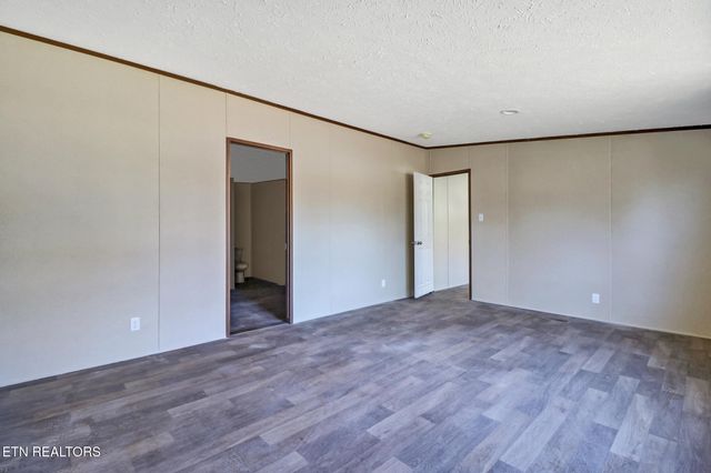 503 College Grove Rd, Rockwood, TN 37854