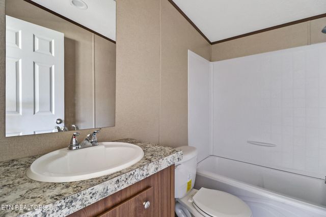 503 College Grove Rd, Rockwood, TN 37854