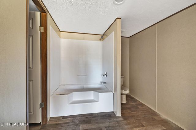 503 College Grove Rd, Rockwood, TN 37854