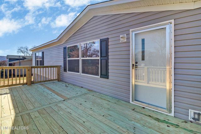 503 College Grove Rd, Rockwood, TN 37854