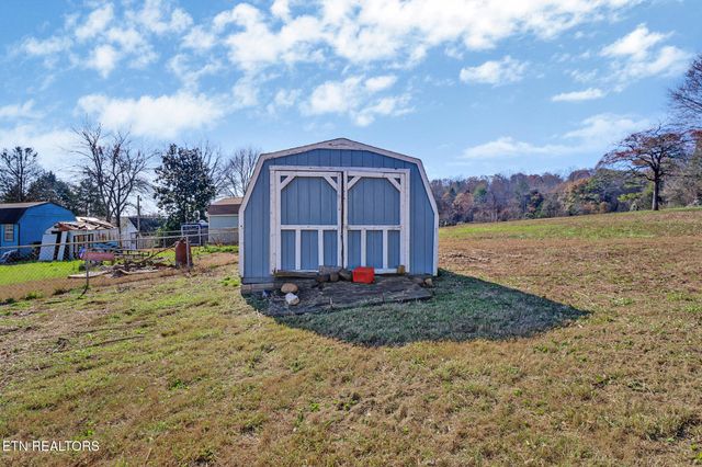 503 College Grove Rd, Rockwood, TN 37854