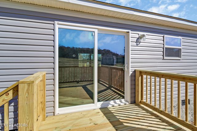 503 College Grove Rd, Rockwood, TN 37854