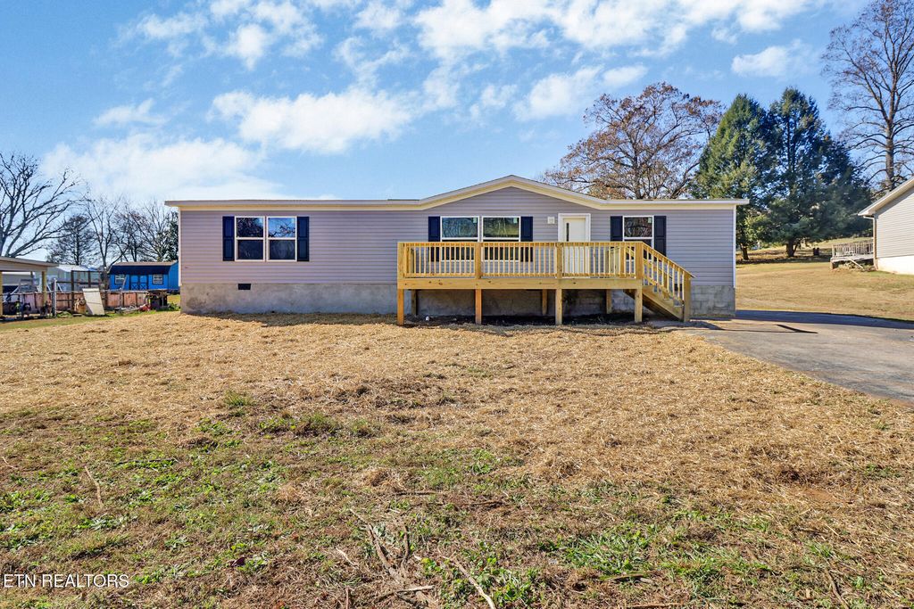 503 College Grove Rd, Rockwood, TN 37854