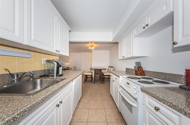 10355 PARADISE BOULEVARD 711, Treasure Island, FL 33706