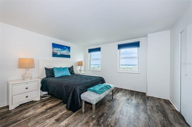 10355 PARADISE BOULEVARD 711, Treasure Island, FL 33706