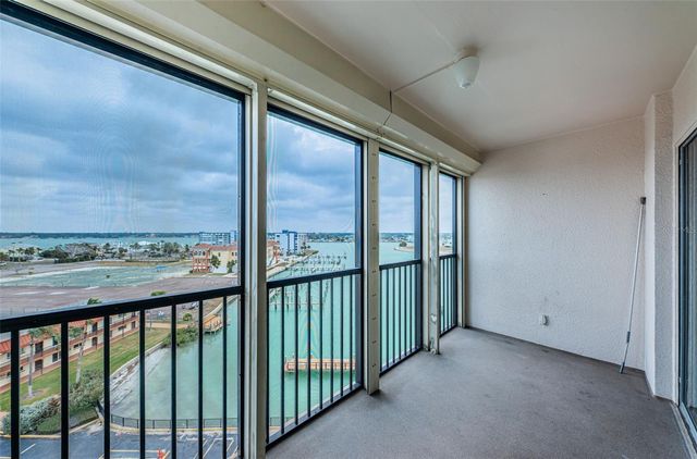 10355 PARADISE BOULEVARD 711, Treasure Island, FL 33706