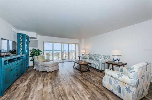 10355 PARADISE BOULEVARD 711, Treasure Island, FL 33706