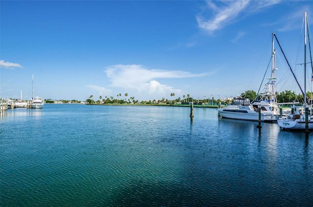 10355 PARADISE BOULEVARD 711, Treasure Island, FL 33706