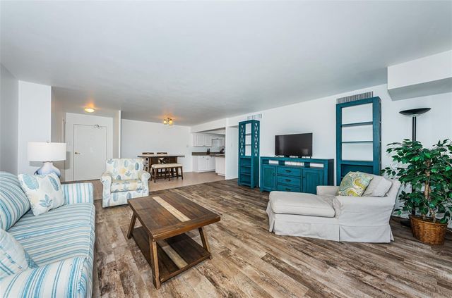 10355 PARADISE BOULEVARD 711, Treasure Island, FL 33706