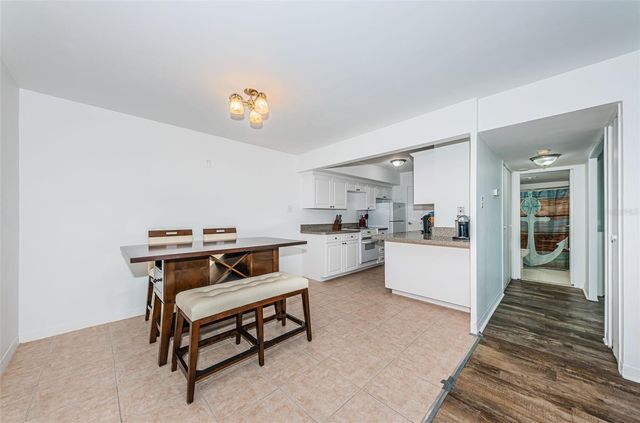 10355 PARADISE BOULEVARD 711, Treasure Island, FL 33706