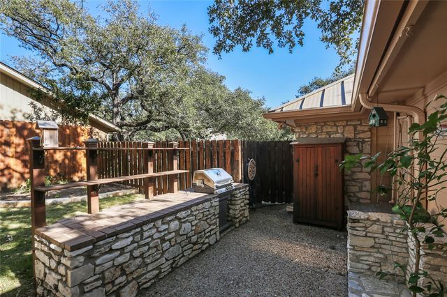 7702 Pleasant Meadow CIR, Austin, TX 78731