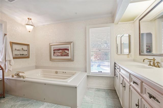 7702 Pleasant Meadow CIR, Austin, TX 78731