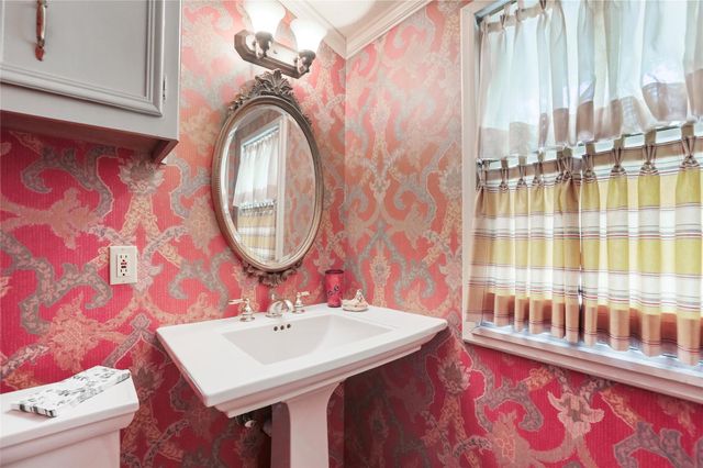 7702 Pleasant Meadow CIR, Austin, TX 78731