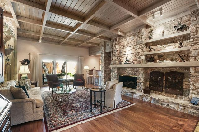 7702 Pleasant Meadow CIR, Austin, TX 78731