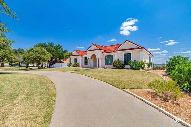 1102 Ashford Dr, San Angelo, TX 76901