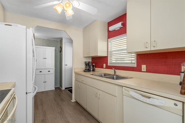 511 Crampton LN, North Fort Myers, FL 33903