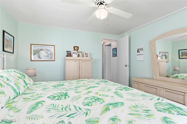 511 Crampton LN, North Fort Myers, FL 33903