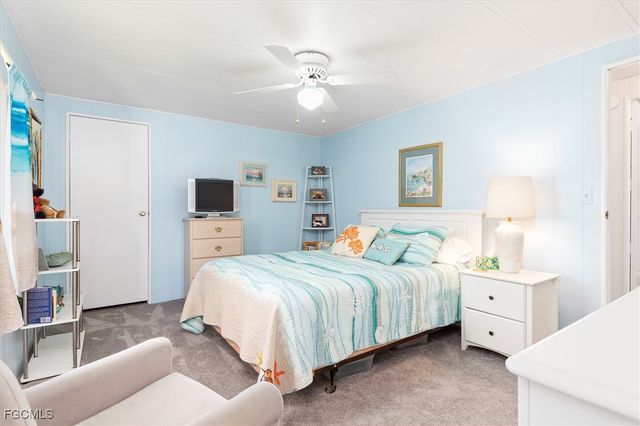 511 Crampton LN, North Fort Myers, FL 33903