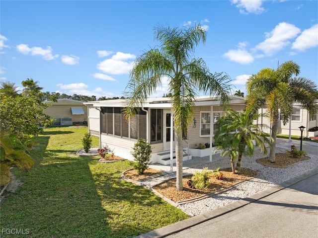 511 Crampton LN, North Fort Myers, FL 33903