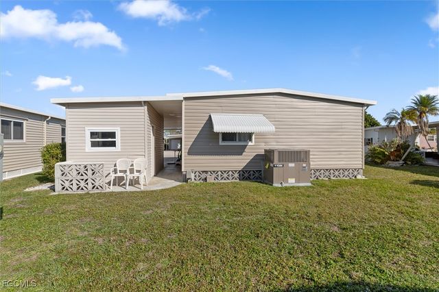 511 Crampton LN, North Fort Myers, FL 33903